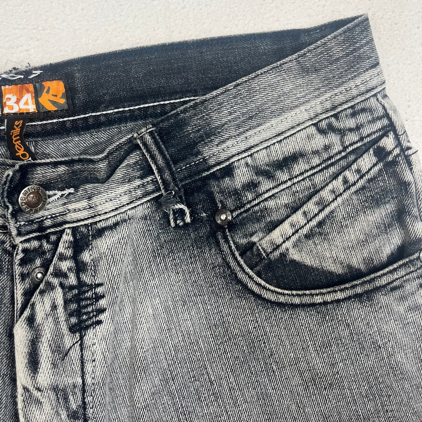 2000's Academiks Silver Jorts