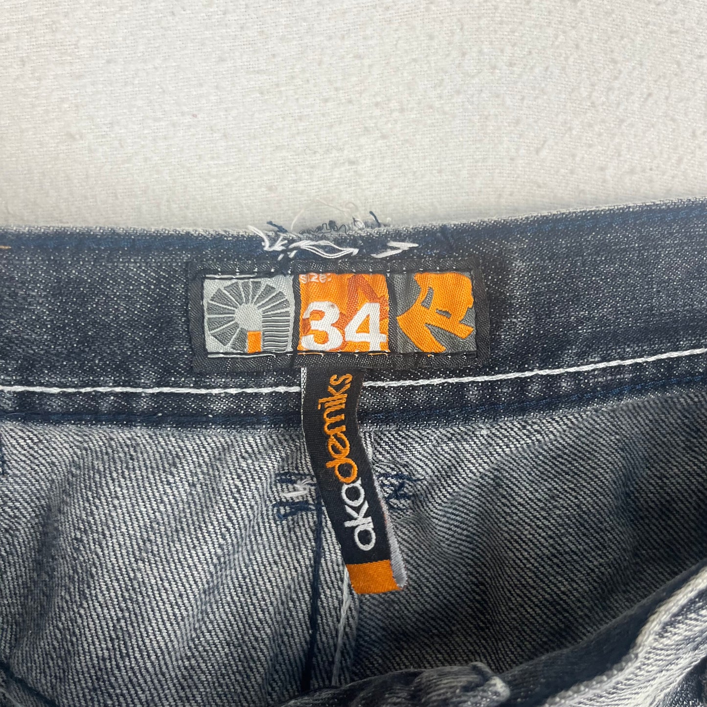 2000's Academiks Silver Jorts