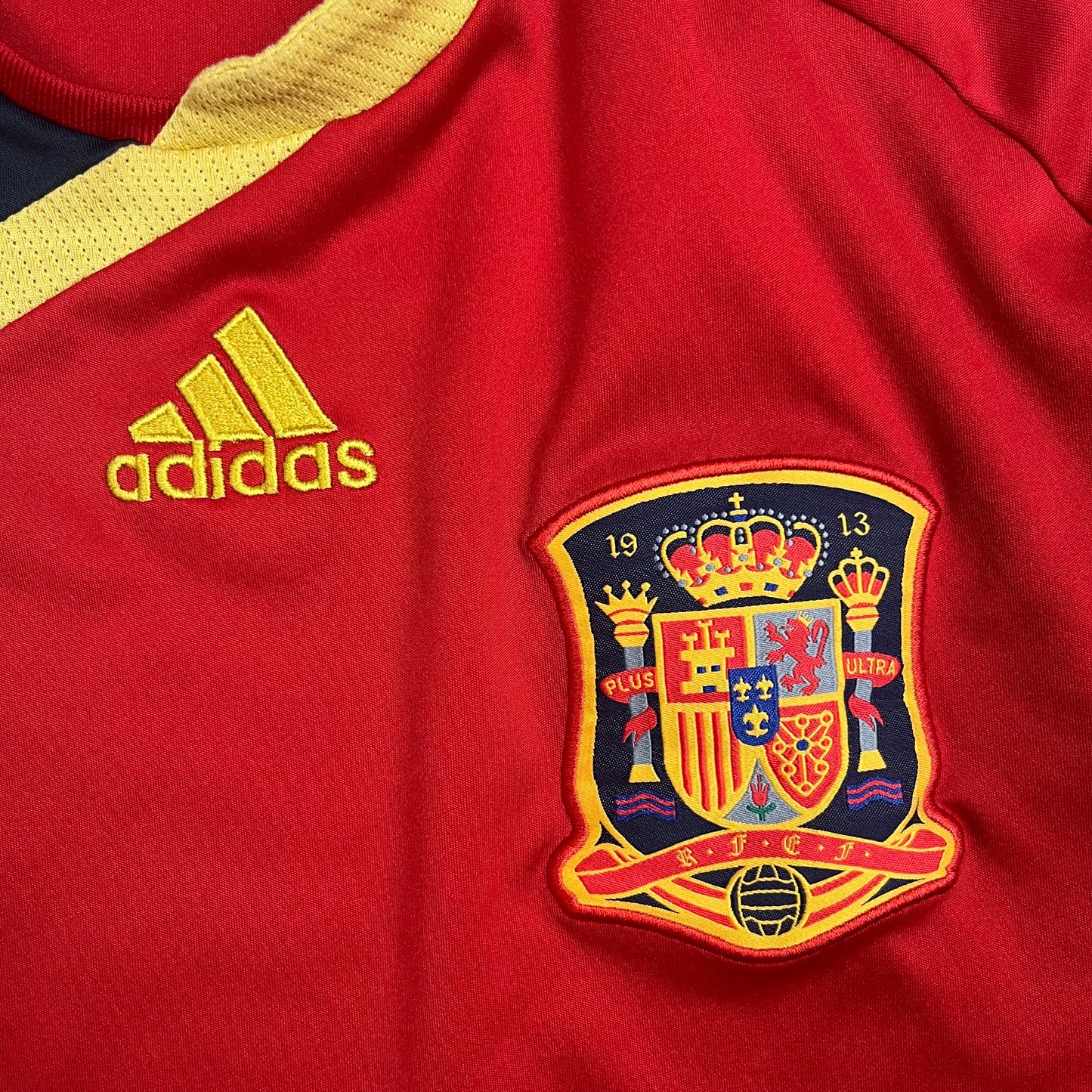 Adidas Spain 2009 Home Soccer Kit
