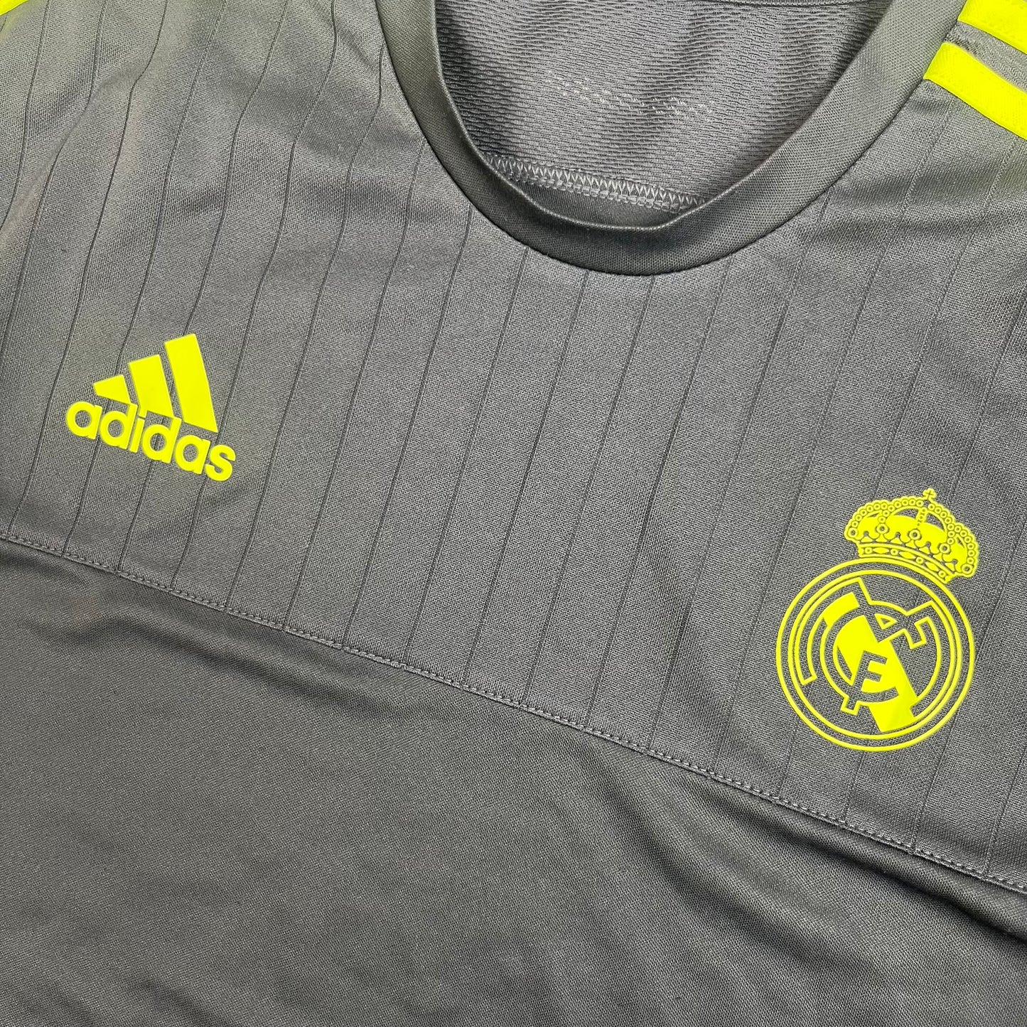Adidas Real Madrid 2015/16 Soccer Kit